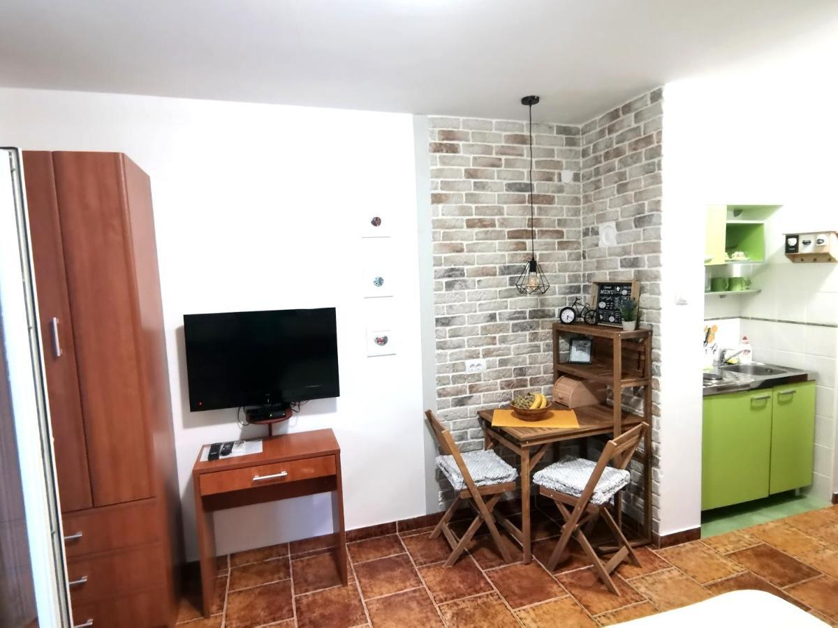 Apartments Maris Petrovac Bagian luar foto