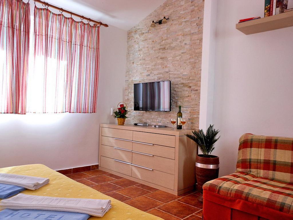 Apartments Maris Petrovac Bagian luar foto