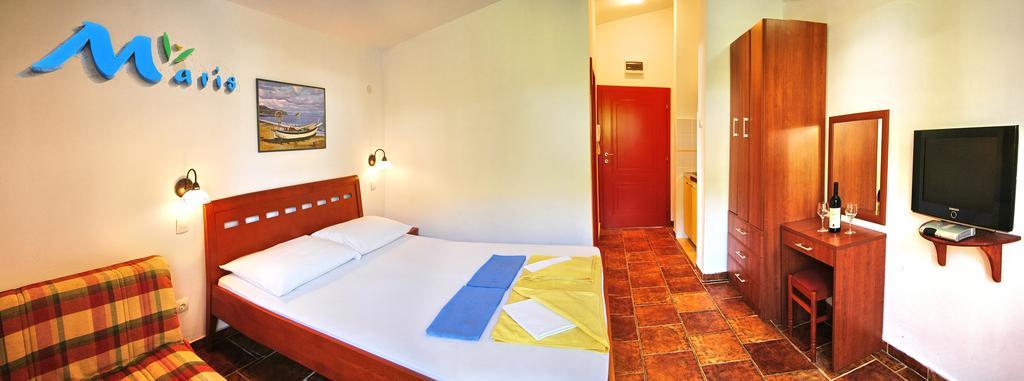 Apartments Maris Petrovac Bagian luar foto